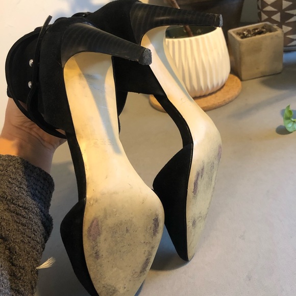 Joe’s Laney Dorsey suede pump - Picture 5 of 5